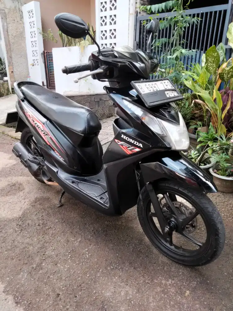 Honda Beat FI tahun 2014 siap pakai