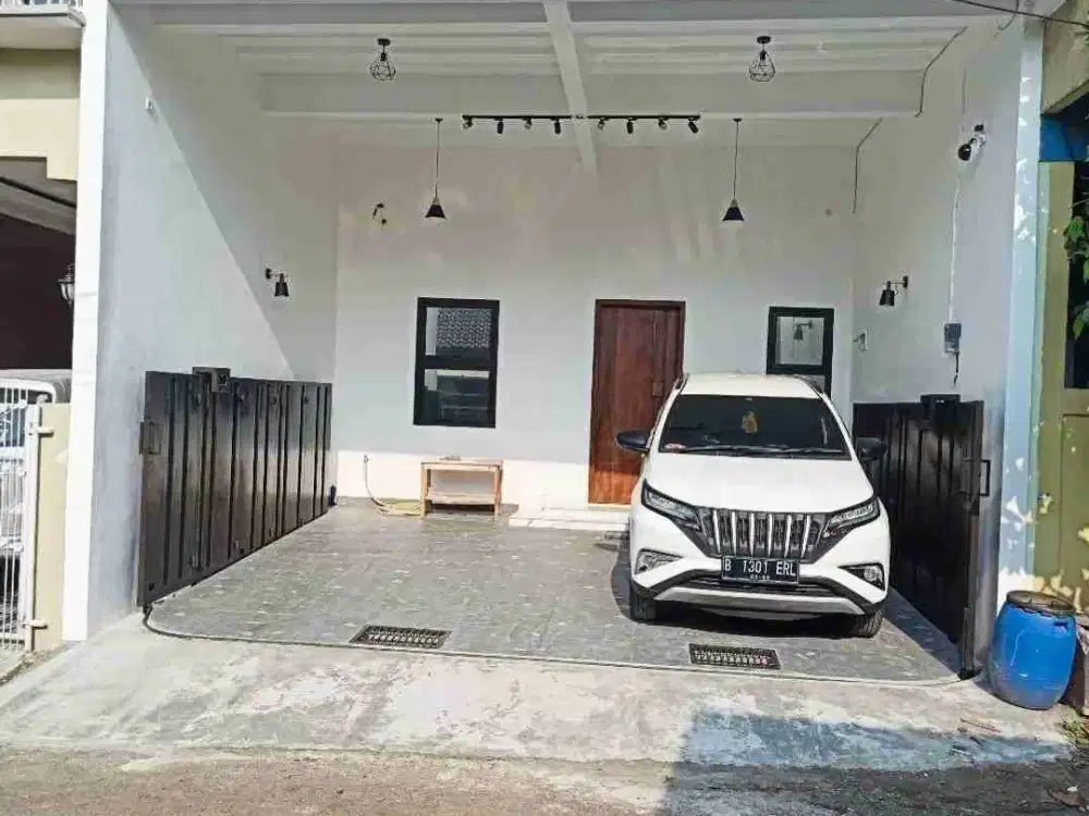 DISEWAKAN RUMAH 2LT DALAM CLUSTER BESAR AKSES LEBAR KE STASIUN CUMA 5 MENIT