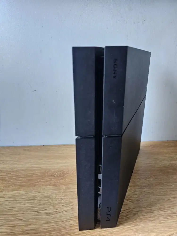 PlayStation 4 FAT + 1 Stik + 5 Kaset Ori – Kndisi Mulus, Dgn Box