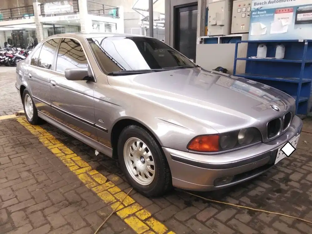 BMW 528i AT tahun 1998