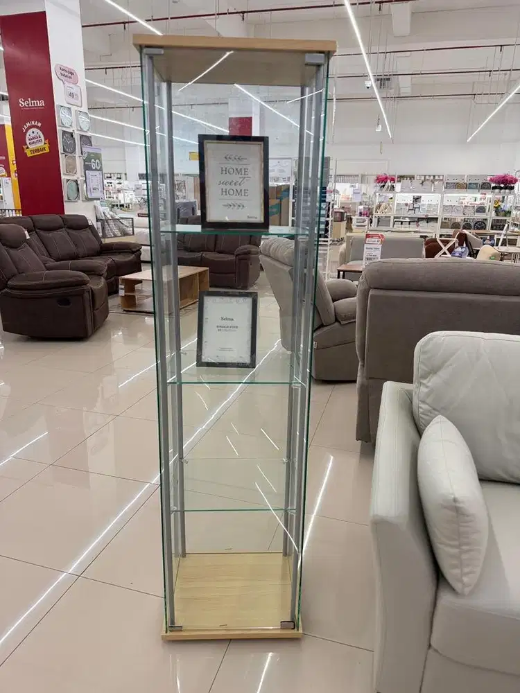 Gazel Lemari Pajangan