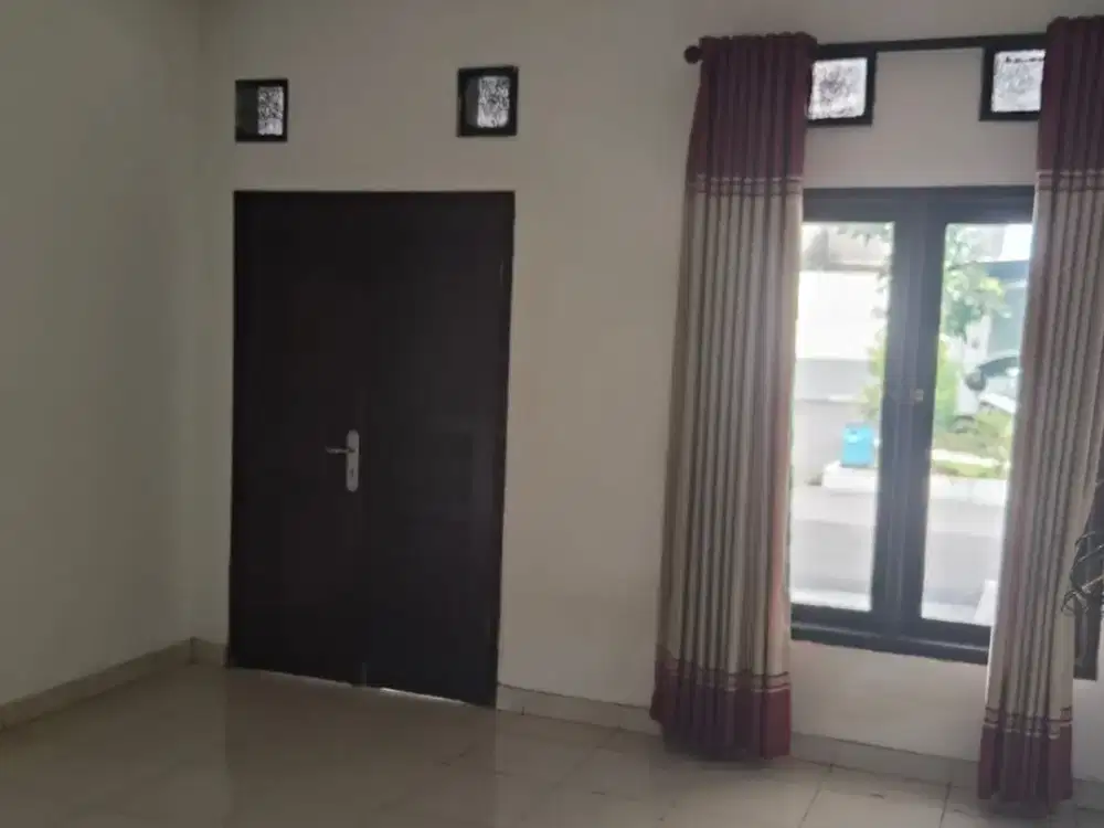 Disewa Rumah 3 Lantai Nayamn Siap Huni Lokasi Strategis di Sayap Margahayu Soekarno Hatta Bandung