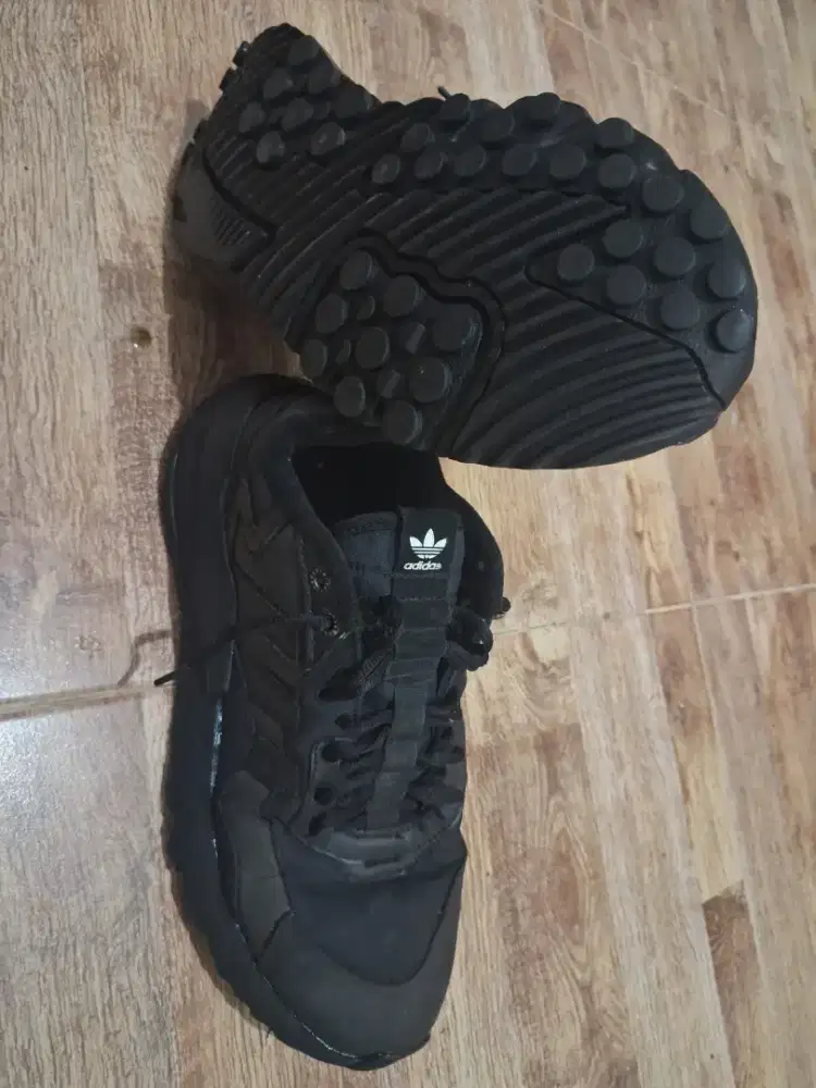 Sepatu fullblack kondisi mulus