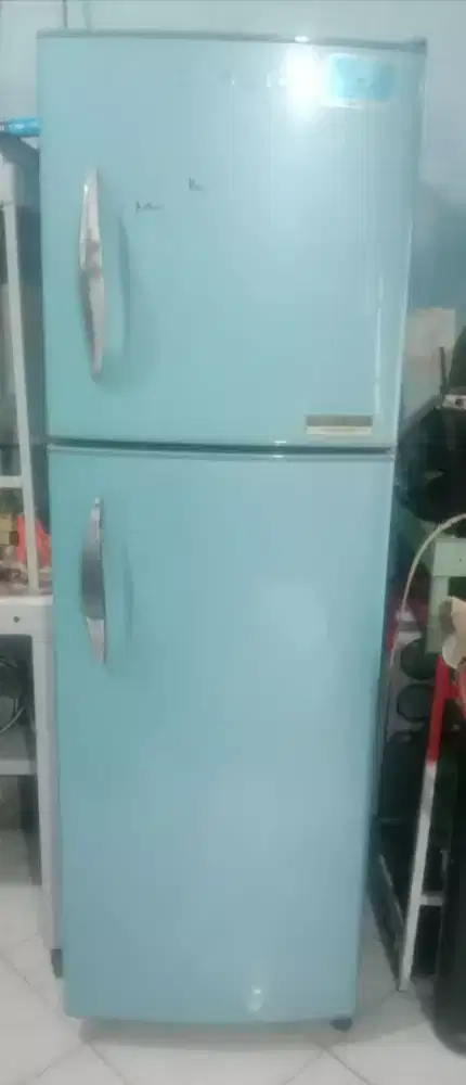 Kulkas Toshiba normal