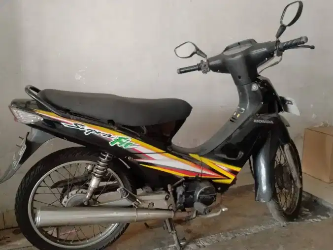 JUAL CEPAT - SUPRA FIT TAHUN 2005 - STNK BPKB LENGKAP