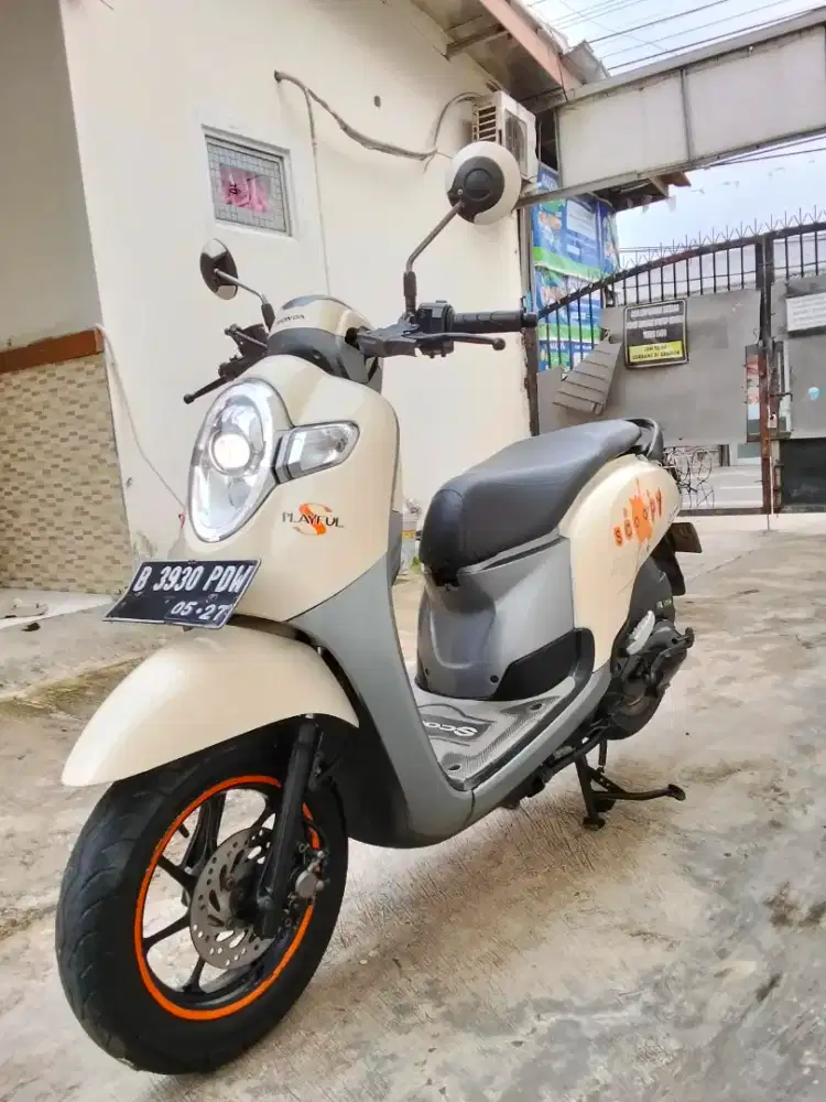 HONDA SCOOPY CBS ISS BAN DONAT 2017 PAJAK HIDUP