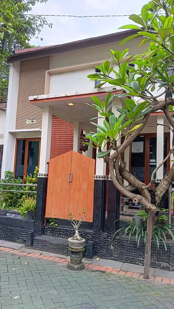 Disewakan Rumah Solo Baru Sektor 10, Nuansa Bali, One Gate System