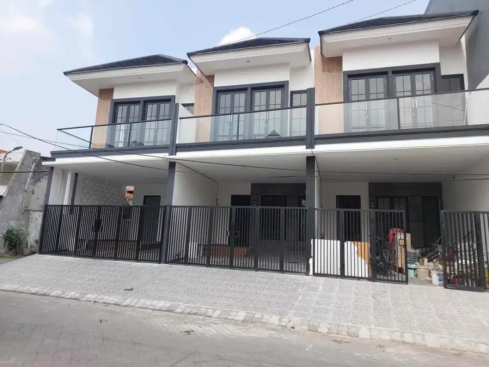rumah baru 2lt tengah kota Sby 1M an