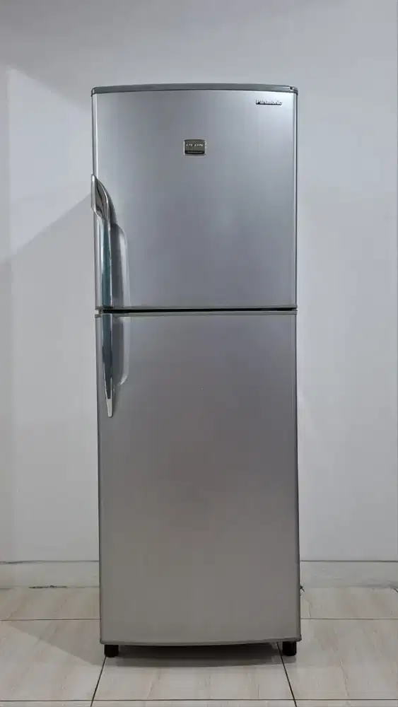 Kulkas panasonic NR-B25NF-S