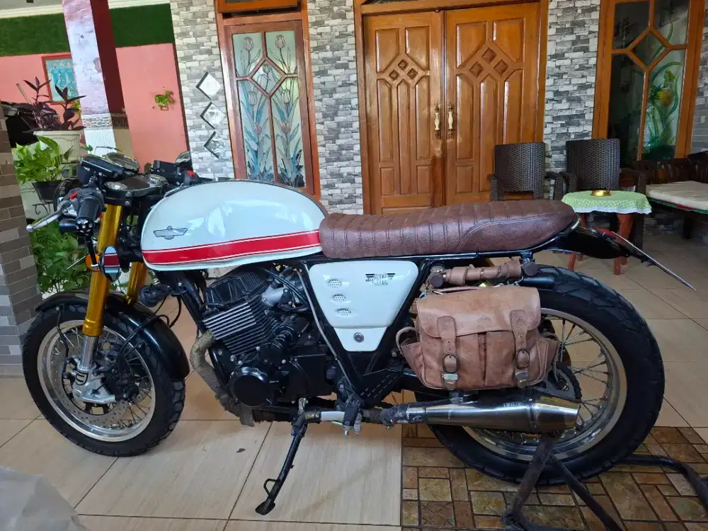 CLEVELAND - ACE TWIN 250 CAFE STYLE