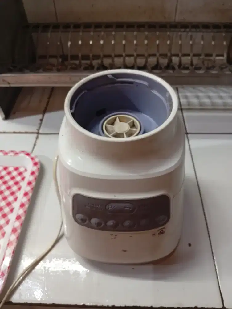 Mesin blender Philips pelumat HR2221