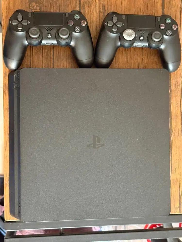 PS4 Slim 1 TB Sony