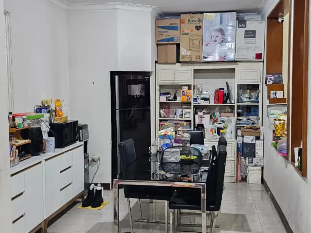 Rumah SIAP HUNI 2 Lantai di Taman Holis Indah Strategis Murah Cantik