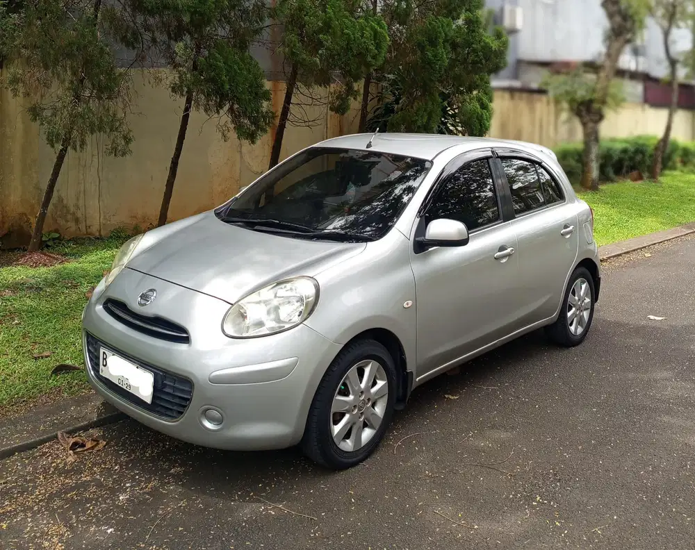 Nissan March 2013 Bensin