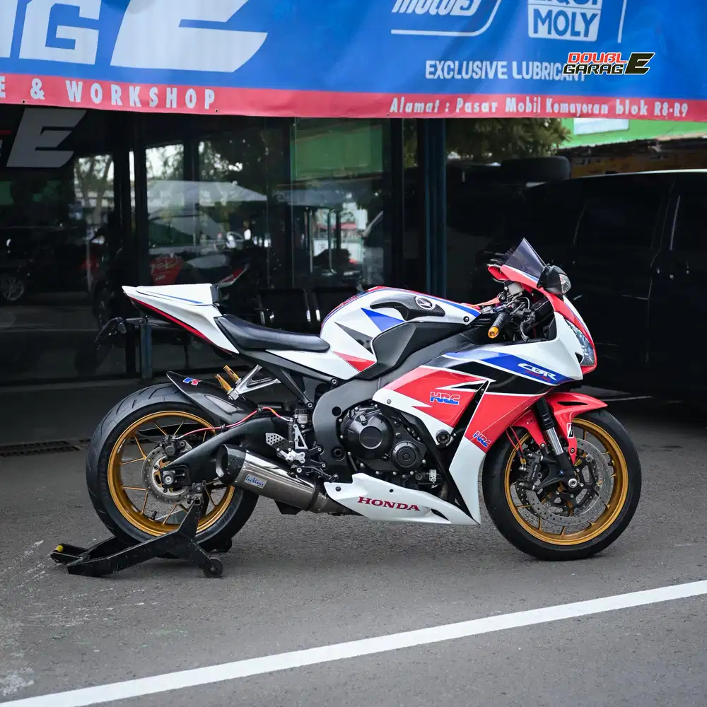 HONDA CBR 1000 CBR1000 MERAH 2012 SUPER SPORT 
‎