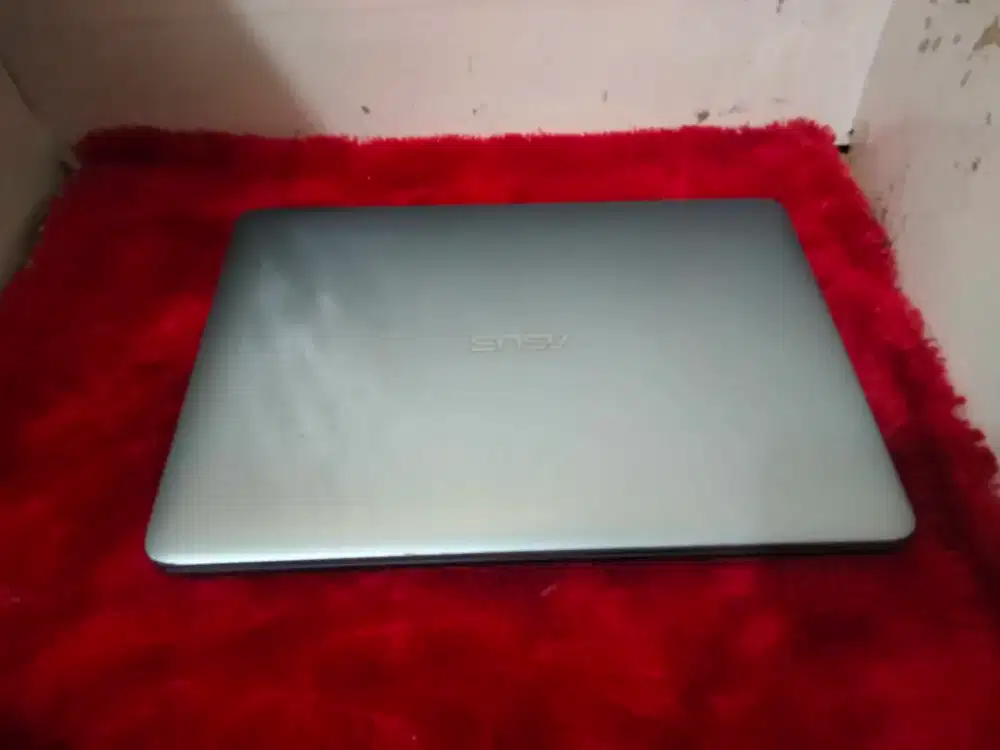 Laptop high Asus x441uv/core i3 gen7 ram4gb/SSD 128gb/VGA Nvidia mx110