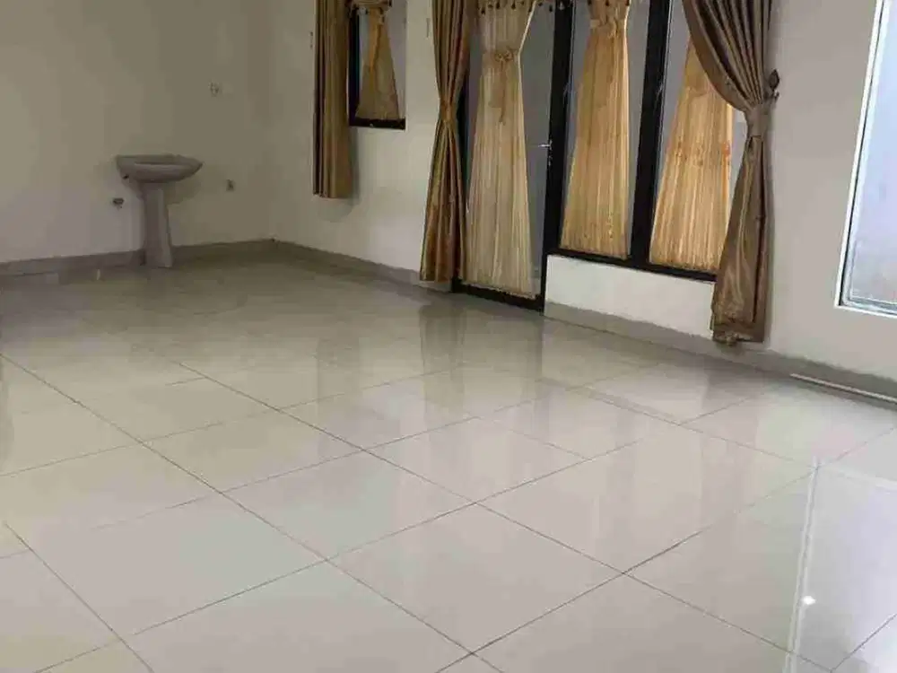 Dijual cepat murah rumah di perumahan elit di Legenda Wisata