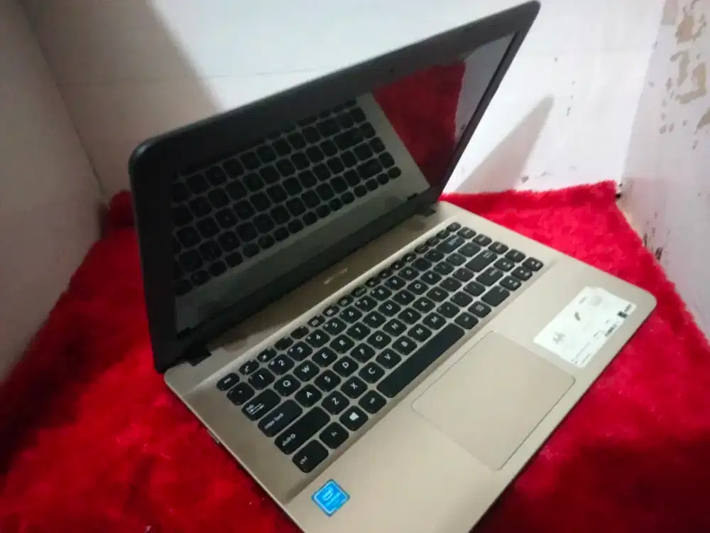 Asus vivobook X441MA/intel N4020/RAM4GB DDR4/SSD128gb/14inch siap pake