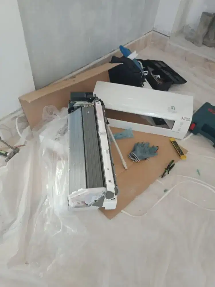 Jasa instalasi AC bongkar pasang AC service kulkas jual beli AC bekas