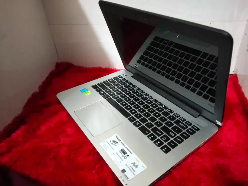 Laptop Asus X455l/Intel core i7-5500u/RAM8GB/256gb/VGA Nvidia 940mx