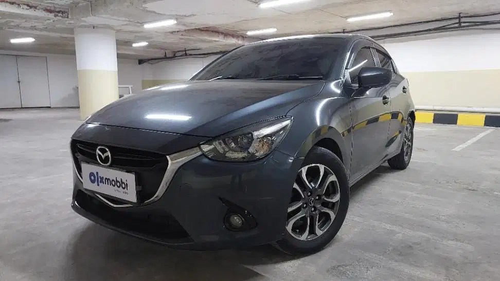 DP MURAH Mazda 2 1.5 Skyactiv Bensin-AT 2014 Abu CPBMB