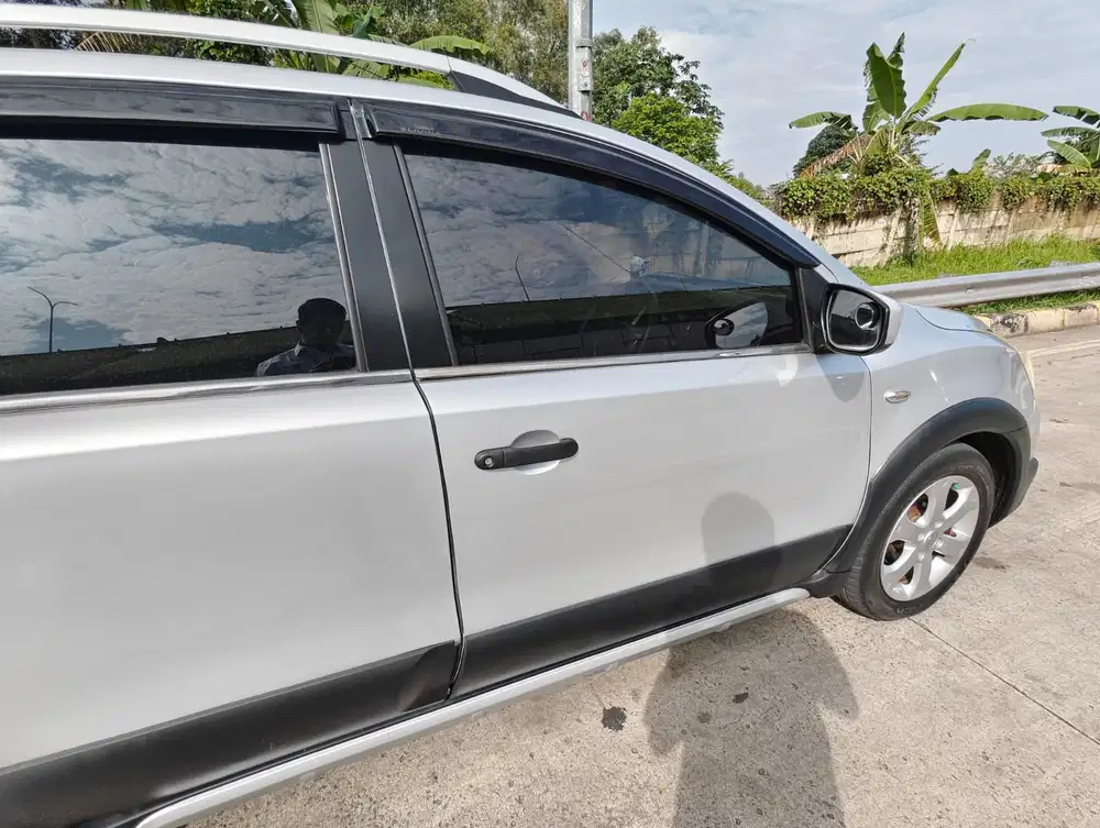 Nissan Grand livina 2015 Bensin