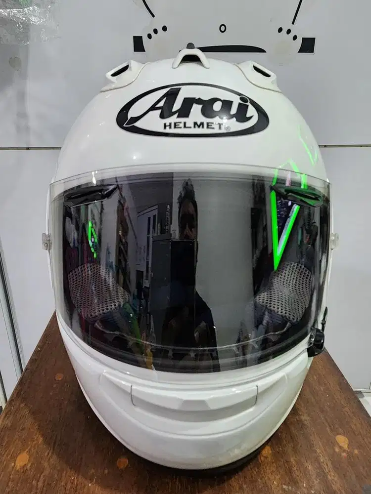 Helm bekas 98 persen