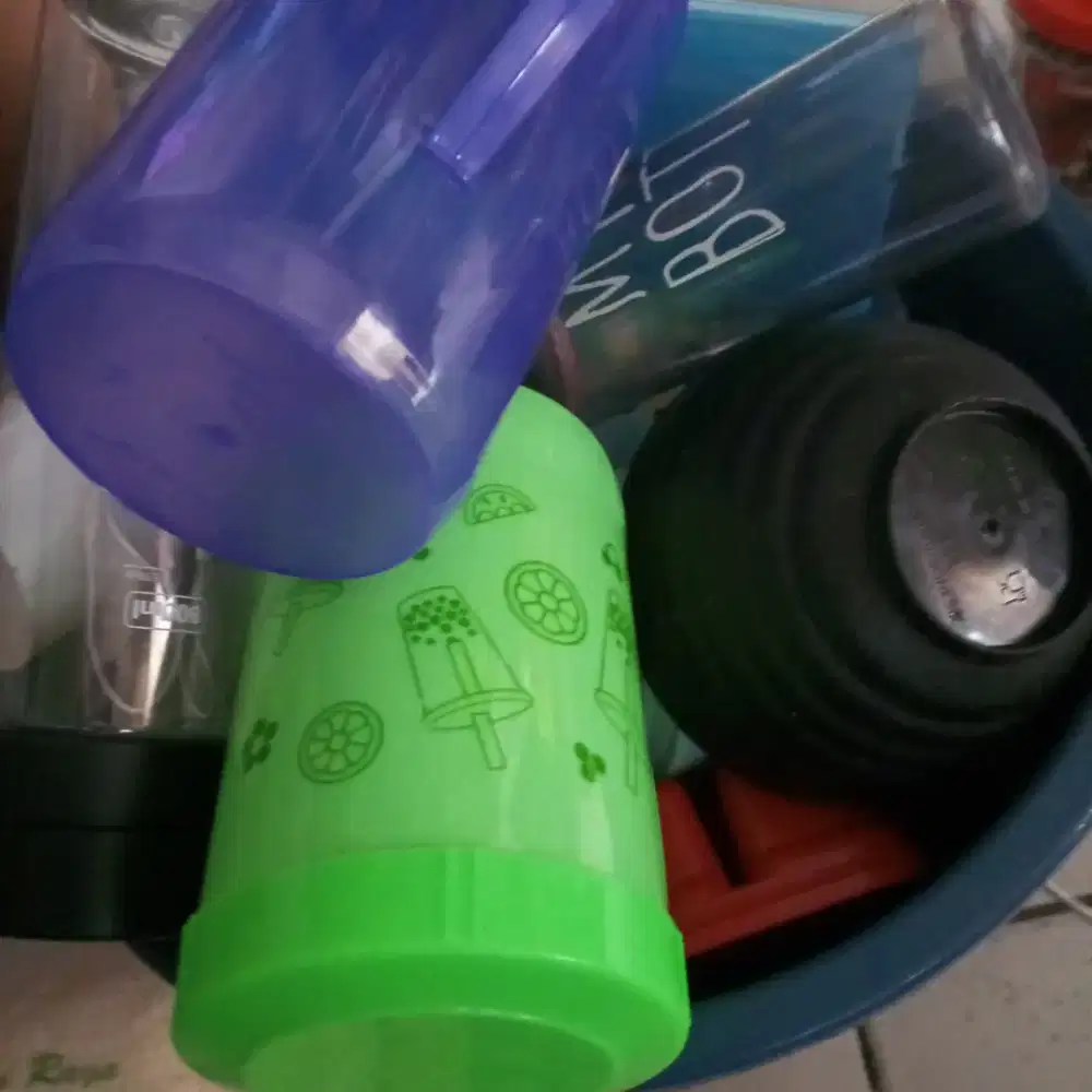 Pelengkapan makan dan minum (di jual cepat )