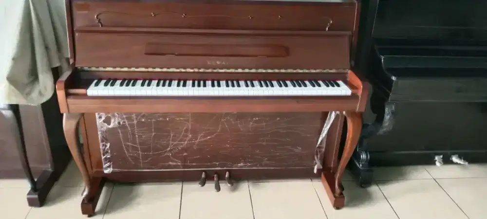 Di jual piano upright Kawai c-107