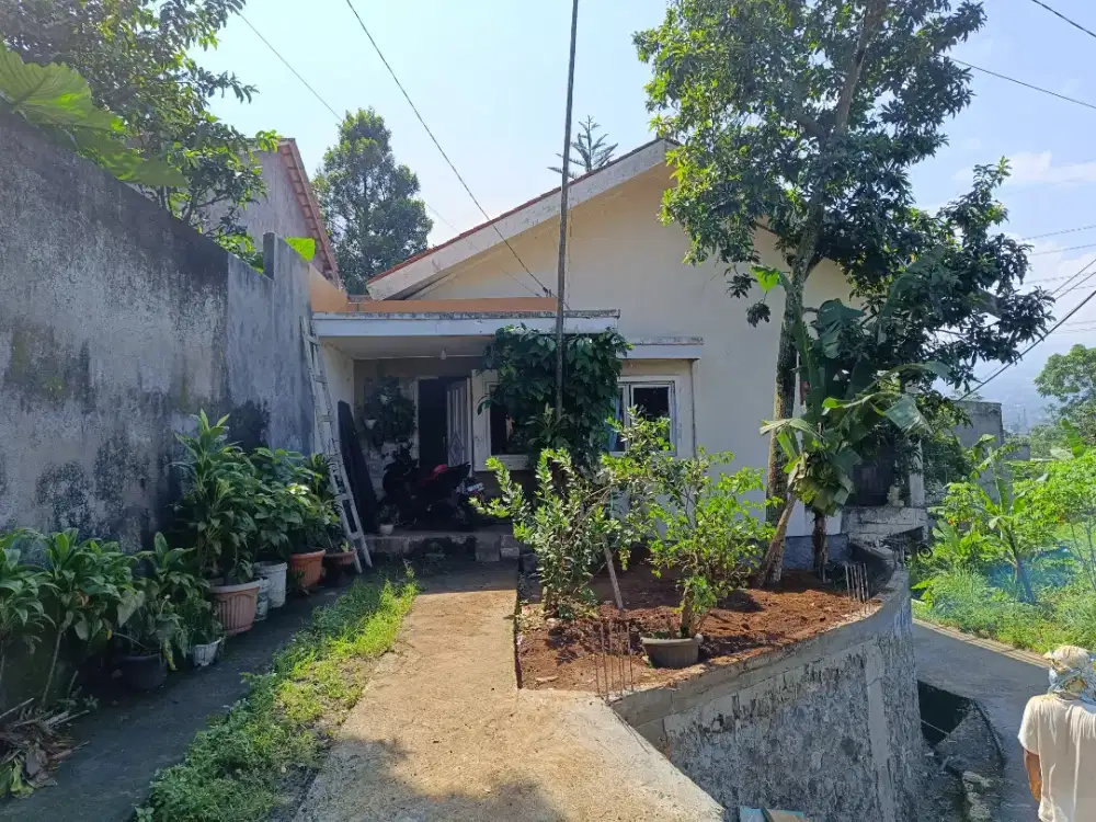 Rumah spek Villa view gn salak & pangrango dari teras