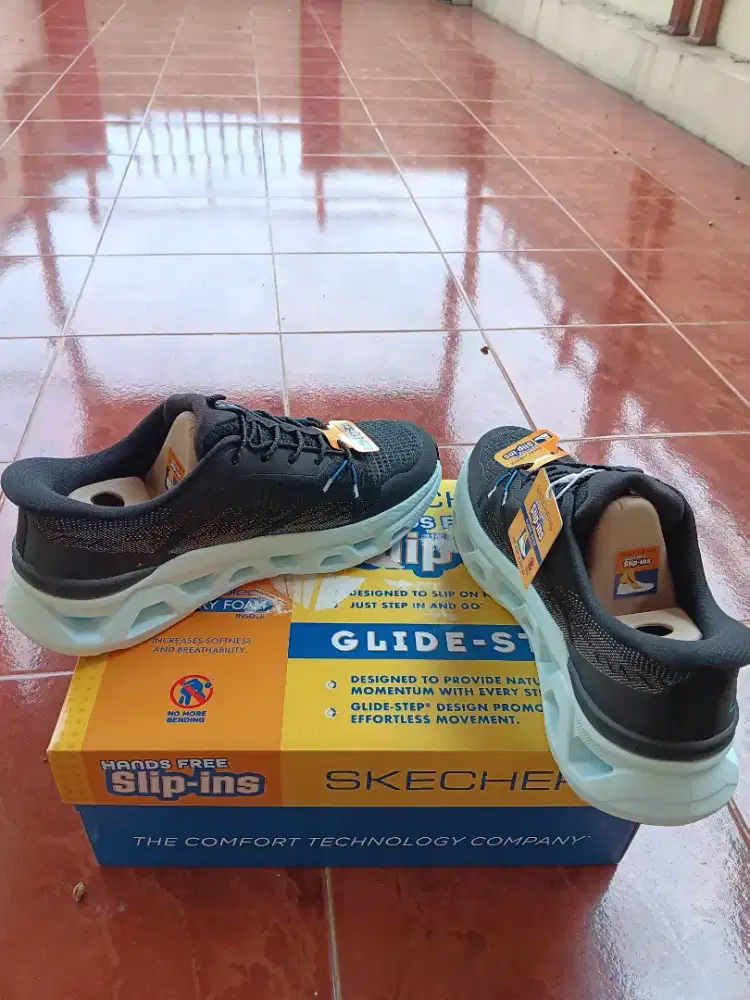 SEPATU SKECHERS PRIA SIZE 43