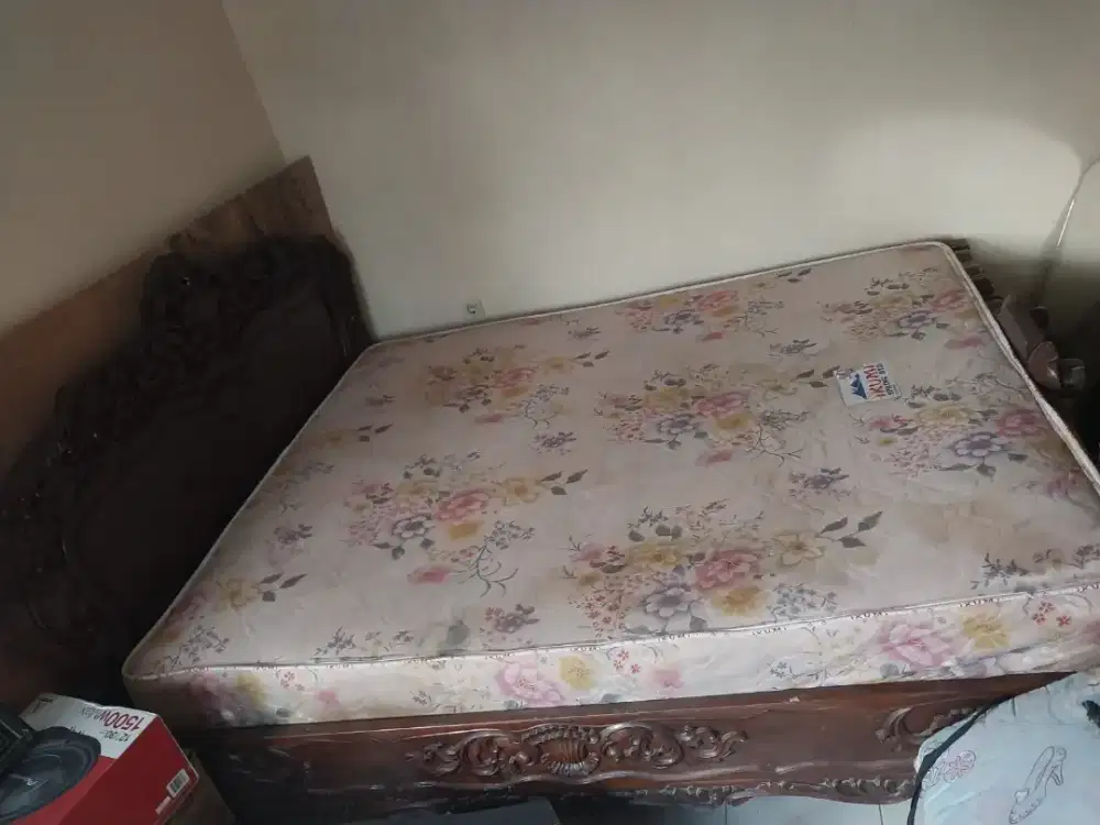 Dijual Dipan Kayu Jati Ukir Antik