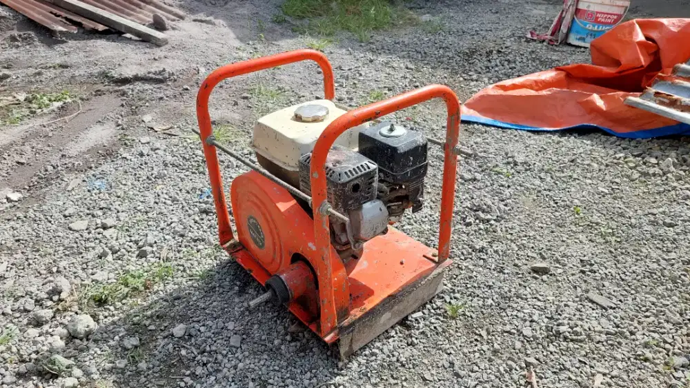 DIJUAL Mesin Vibrator Pemadat Beton SIAP PAKAI