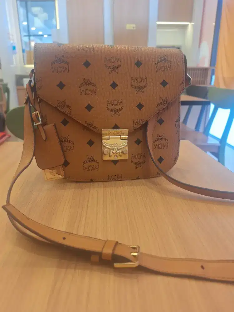 Tas selempang mcm postman