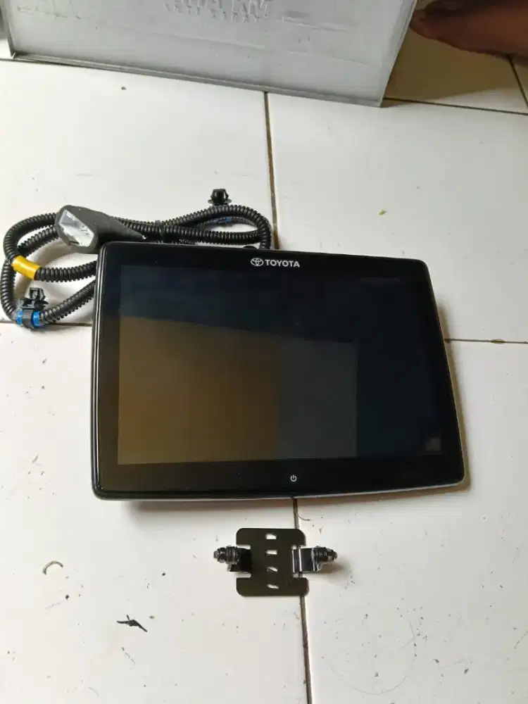 Tv hedrest original Toyota zenix tipe Q