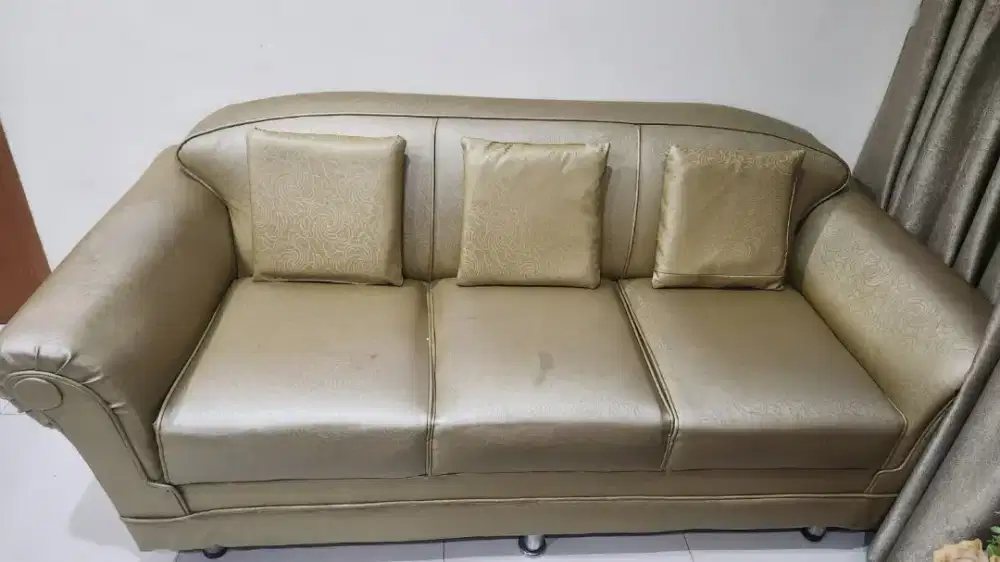 Dijual Sofa 3 dan 2 seater bekas