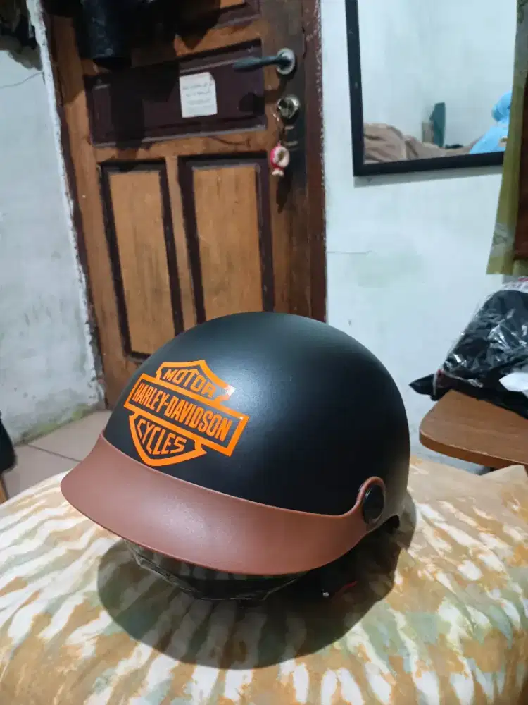 Helm classic msh bagus