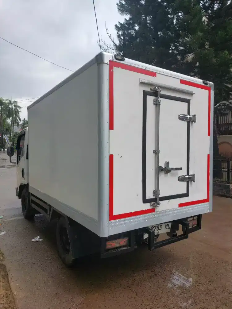 Freezer box Frozen pendingin berikut mobilnya