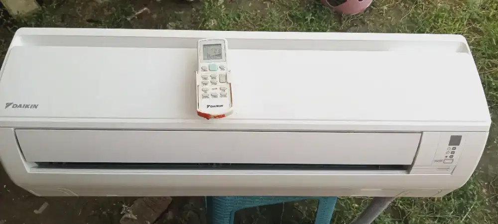 Ac DAIKIN 1/2 pk mulus & ori