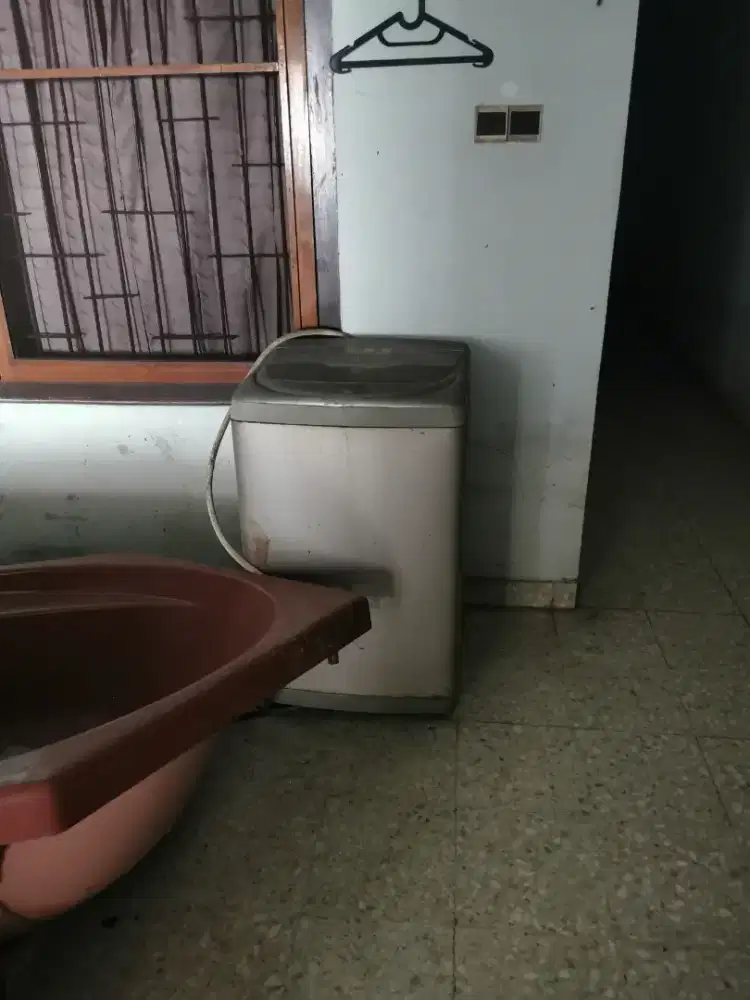 Mesin cuci bekas LG