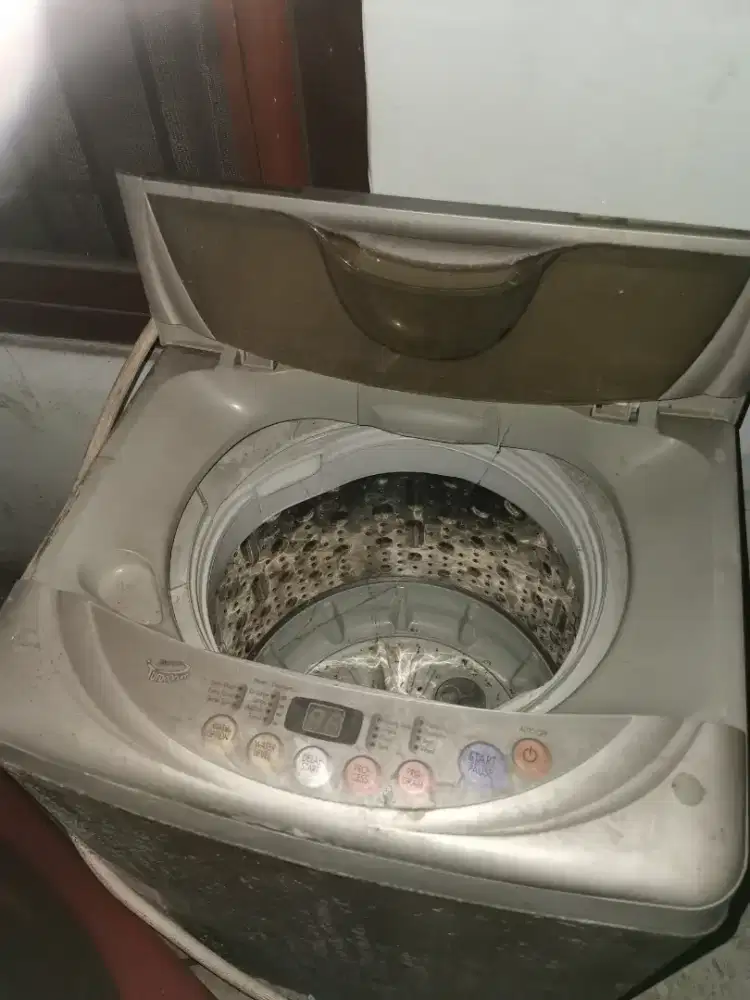 Mesin cuci bekas LG