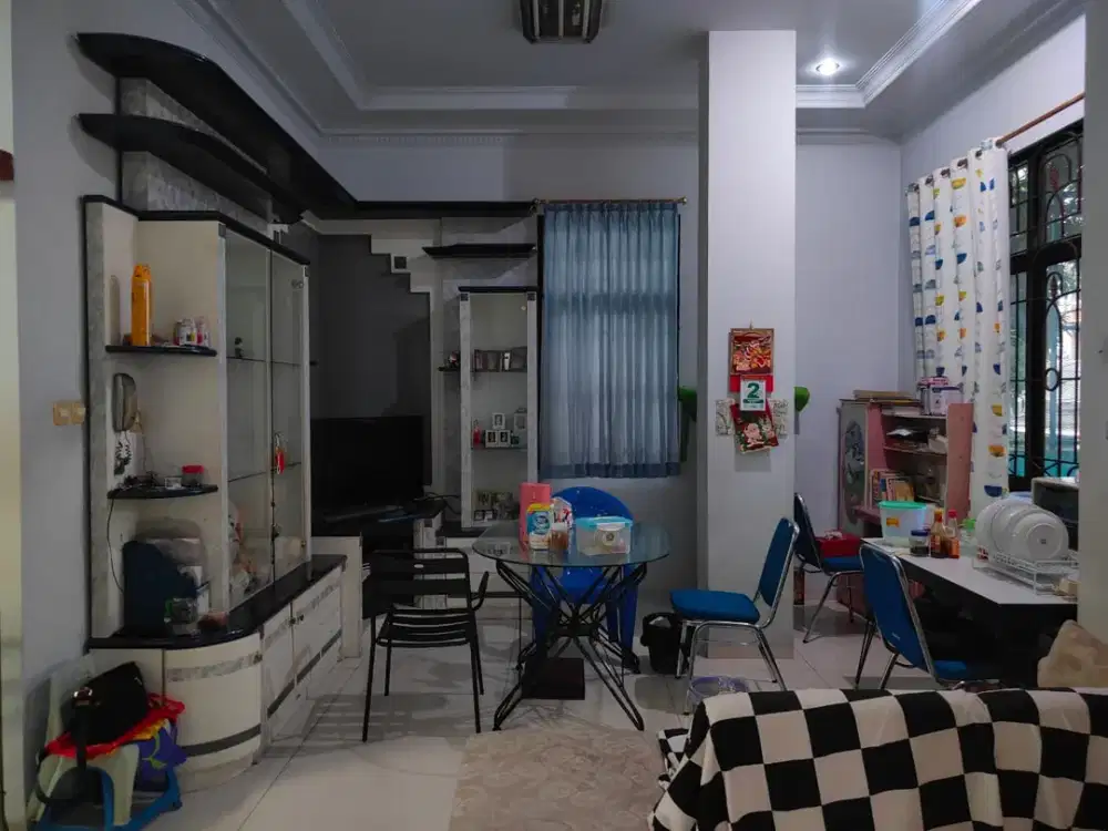 RUANG USAHA LUAS STRATEGIS 3,5 LANTAI RAMAI SIAP PAKAI DI PAGARSIH BANDUNG