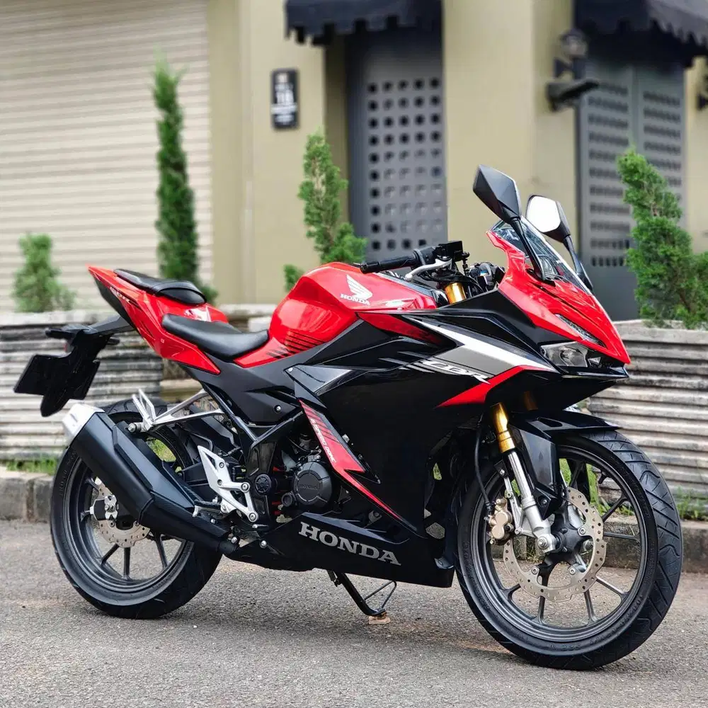 HONDA NEW CBR150R NON ABS 2022 MERAH KM 8K PAJAK PANJANG SUPERB
