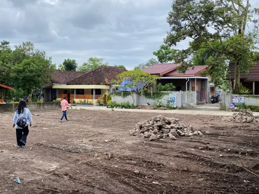 Tanah Pekarangan Timur Pasar Rejodani Ngaglik Sleman