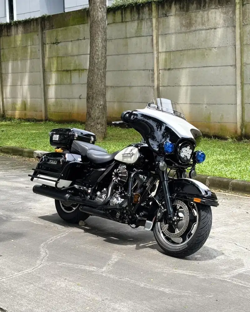 Harley-Davidson Electra Police 2009 (Two Tone) Panda Edition