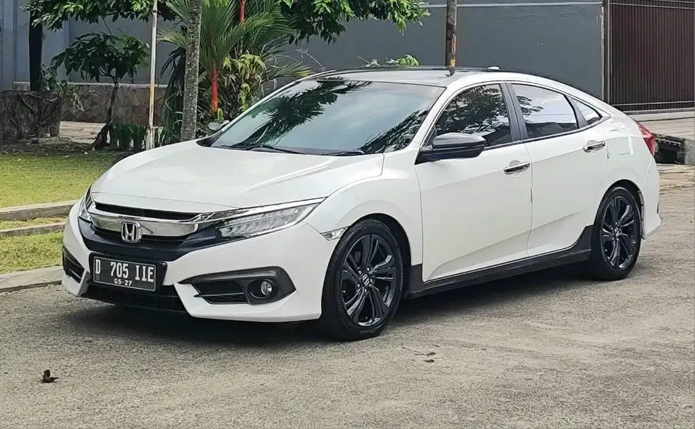 Honda CIVIC ES 1.5 TURBO AT 2017 SEDAN LowKM 90rb RECORD HONDA BANDUNG