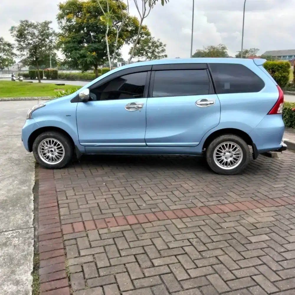 Mobil Avanza type g 1.3 manual
