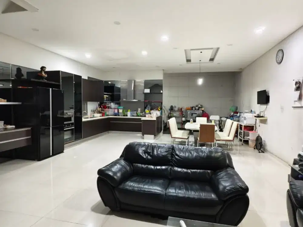 RUMAH BAGUS 2 LANTAI LINGKUNGAN NYAMAN DEKAT TOL, TEMPAT KULINER, SEKOLAH, RUMAH SAKIT DI TAMAN KOPO INDAH 2 TKI2 BANDUNG