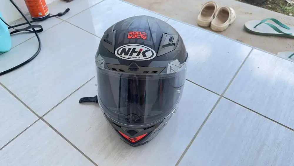 Dijual helm NHK Full Face kondisi seperti baru