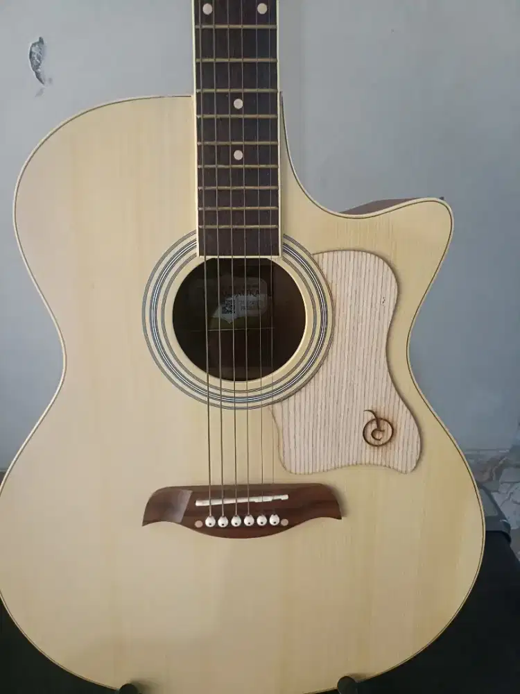 Gitar akustik Mandalika De Ticco Series DTS-01TY-NT-KP